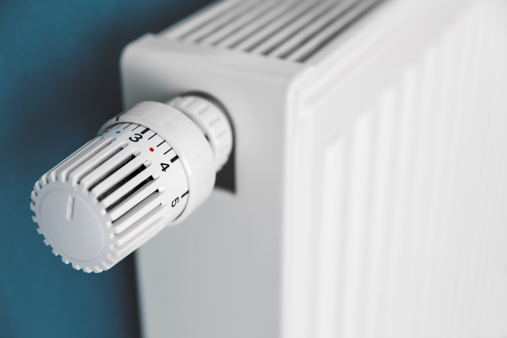 Thermostat zur Temperaturregelung: Bundesratsausschüsse befassen sich mit einer Novelle der Heizkostenverordnung.